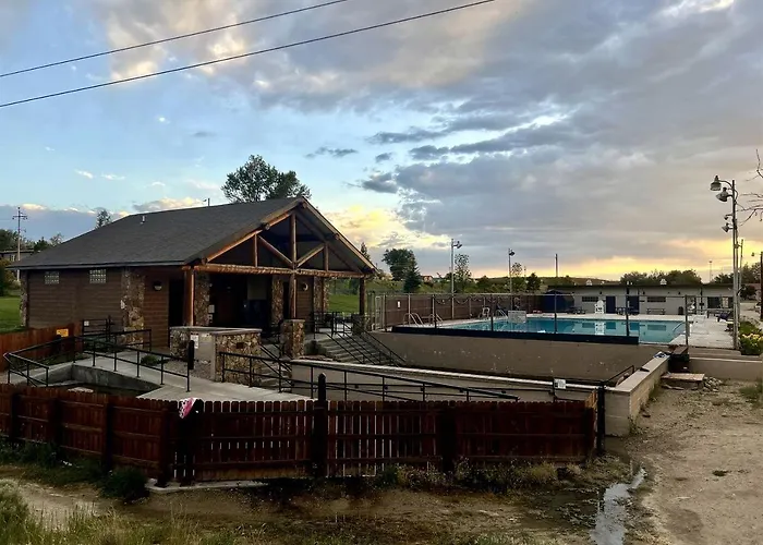 Beautiful Comfortable For Groups In Riverside, Wyoming Encampment